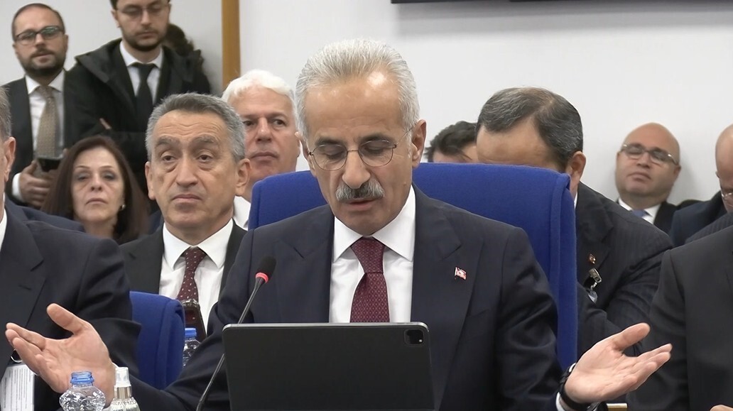 ULAŞTIRMA VE ALTYAPI BAKANI ABDULKADİR URALOĞLU, TBMM PLAN VE BÜTÇE KOMİSYONU’NDA YAŞANAN...