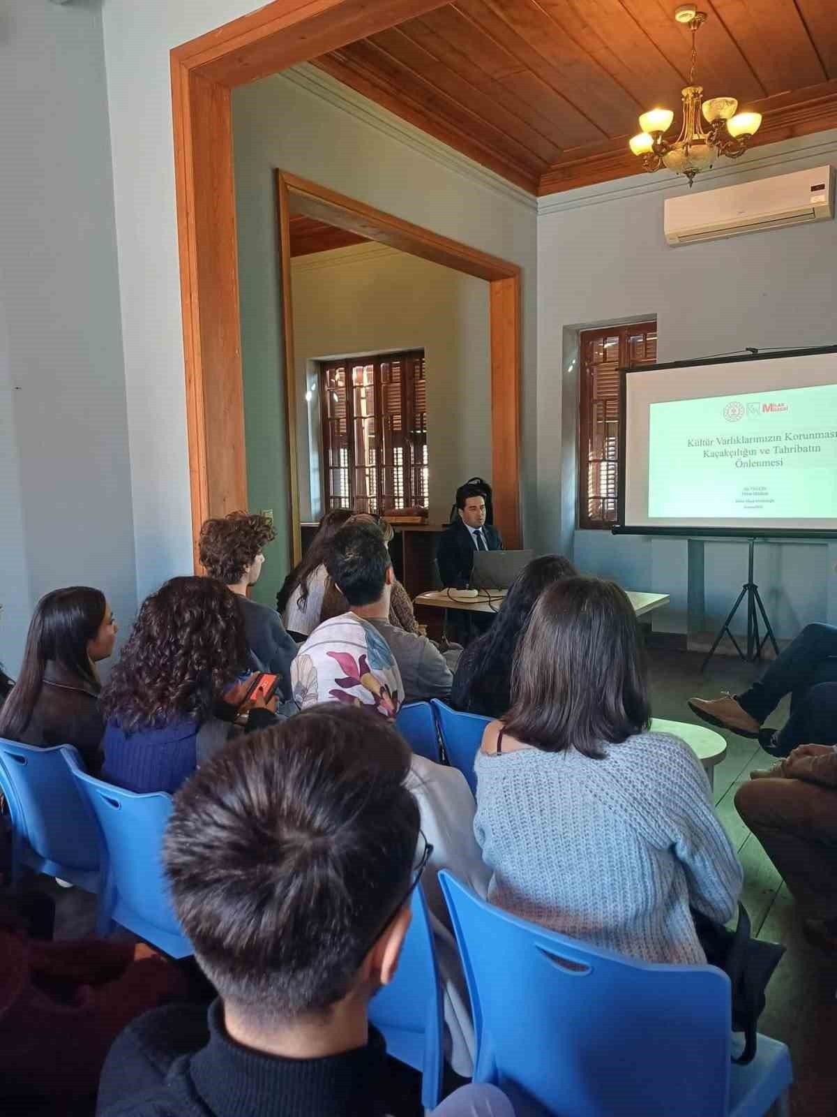 ULUSLARARASI KÜLTÜR VARLIKLARININ YASADIŞI KAÇAKÇILIĞIYLA MÜCADELE GÜNÜ KAPSAMINDA MİLAS MÜZE...