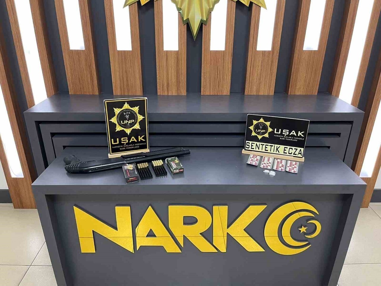 UŞAK İL EMNİYET MÜDÜRLÜĞÜ NARKOTİK SUÇLARLA MÜCADELE ŞUBE MÜDÜRLÜĞÜ EKİPLERİNCE İL MERKEZİNDE...