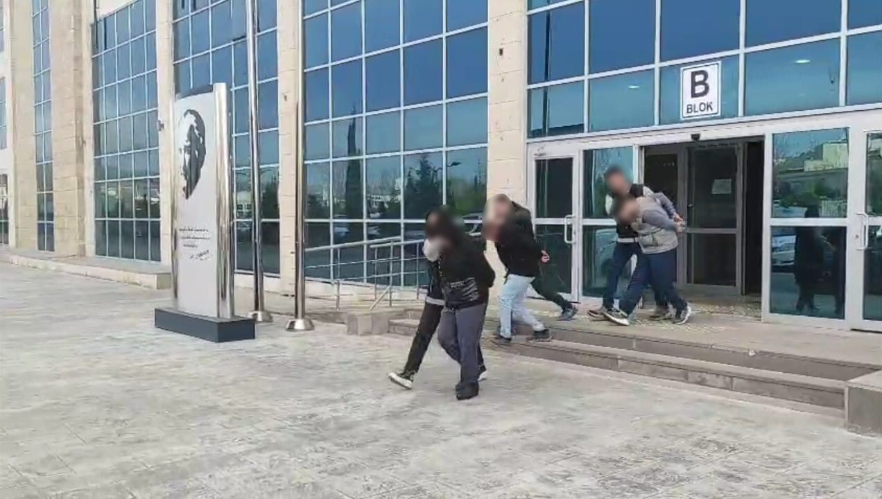 UŞAK İL EMNİYET MÜDÜRLÜĞÜ NARKOTİK SUÇLARLA MÜCADELE ŞUBE MÜDÜRLÜĞÜ EKİPLERİNCE İL MERKEZİNDE...