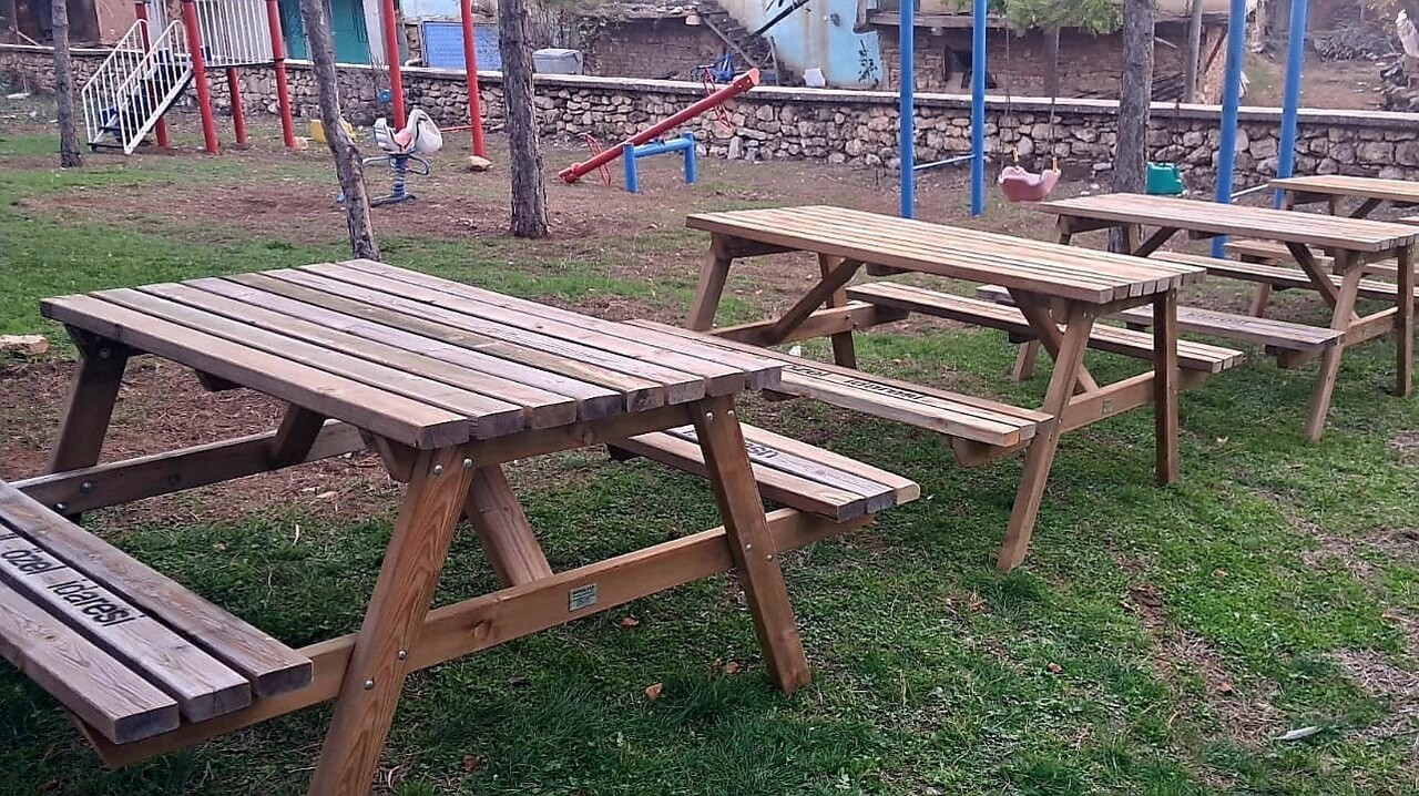 UŞAK İL ÖZEL İDARESİ, KÖYLERDE YAŞAM KALİTESİNİ ARTIRMAK İÇİN ALTYAPI VE SOSYAL ALAN ÇALIŞMALARINI...