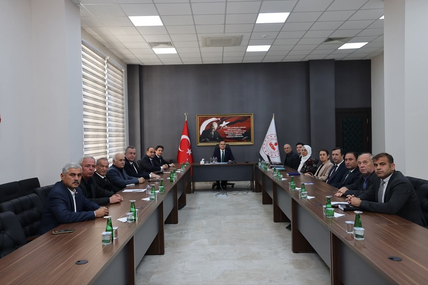 VALİ AKBIYIK BAŞKANLIĞINDA MÜTEŞEBBİS HEYETİ VE YÖNETİM KURULU TOPLANTISI...