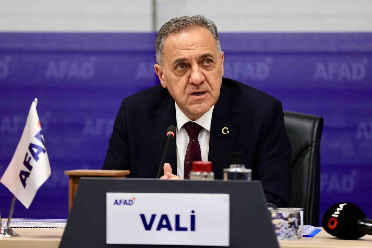 VALİ USTA, "AFET ALANINDA SÖZ SÖYLEYEN HERKESİN KONUŞMASINDA MUTLAKA BİNGÖL İSMİNİN GEÇİYOR....