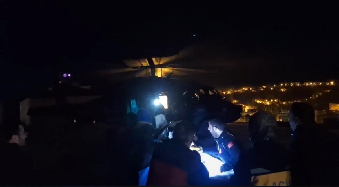 VAN’IN BAHÇESARAY İLÇESİNDE 4 METRELİK YÜKSEKLİKTEN DÜŞEREK BEYİN KANAMASI GEÇİREN 21 YAŞINDAKİ...