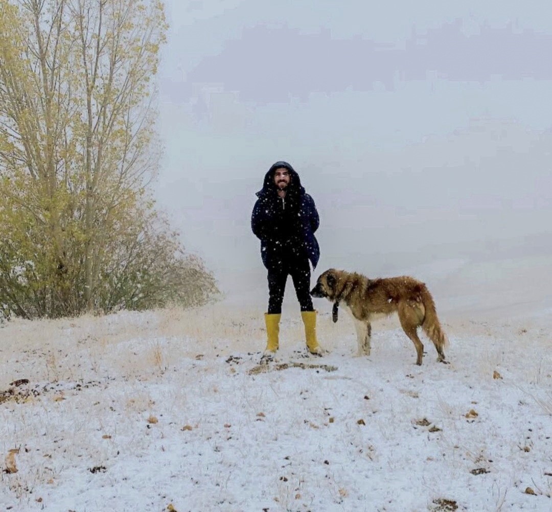 VAN’IN BAŞKALE İLÇESİNDE SABAH SAATLERİNDEN İTİBAREN KAR YAĞIŞI ETKİL OLURKEN, YÜKSEK YERLEŞİM...