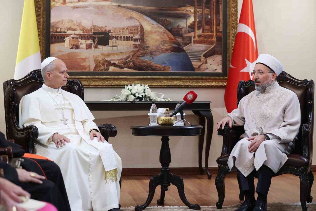 VATİKAN DEVLET BAŞKANI PAPA 14. LEO, ANKARA'DA DİYANET İŞLERİ BAŞKANI SAFİ ARPAGUŞ'U ZİYARET...