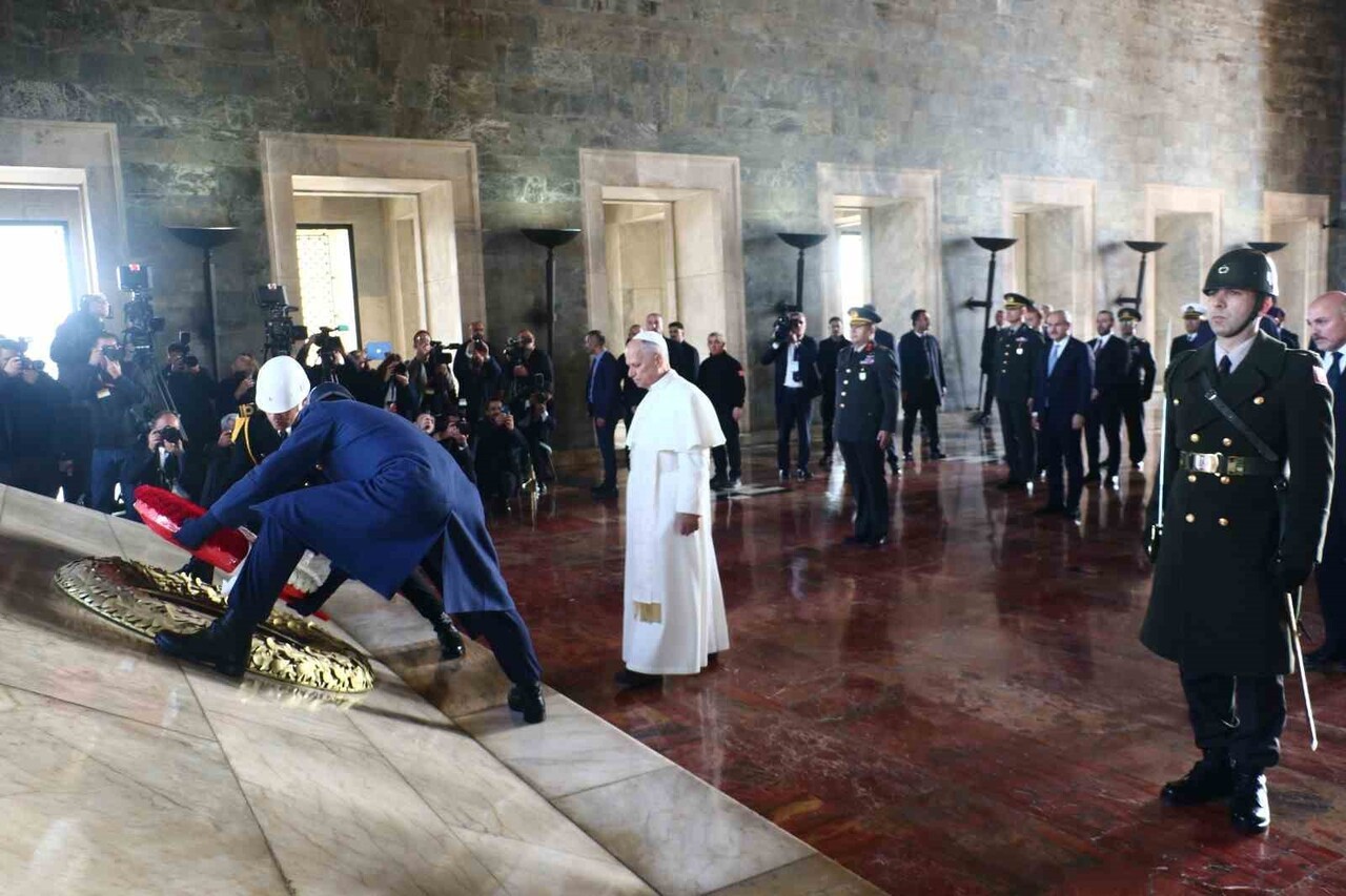 VATİKAN DEVLET BAŞKANI VE KATOLİK DÜNYASININ RUHANİ LİDERİ PAPA 14. LEO, ANITKABİR'İ ZİYARET...