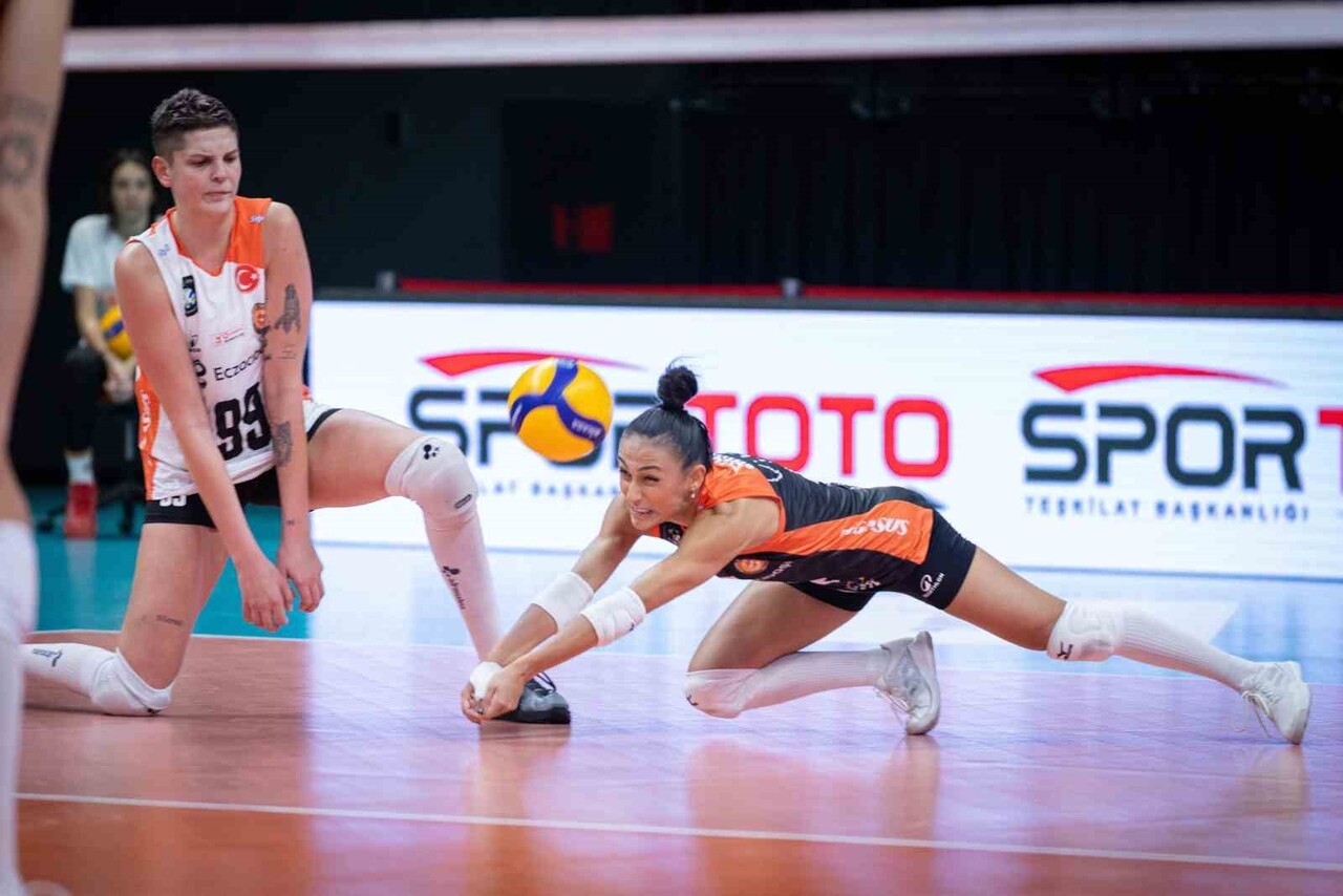 VODAFONE SULTANLAR LİGİ’NİN 7. HAFTASINDA ECZACIBAŞI DYNAVİT, SAHASINDA KARŞILAŞTIĞI ARAS KARGO’YU...