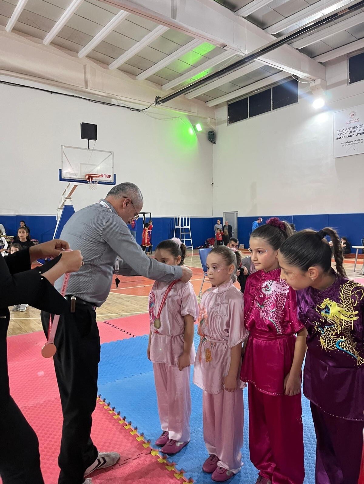WUSHU KAYSERİ İL SEÇMESİNDE TAO BRANŞINDA MÜCADELE EDEN KAYSERİ SPOR A.Ş SPORCULARI; 8 ALTIN...
