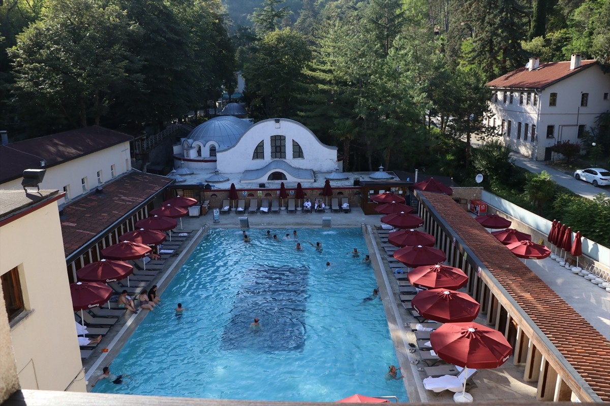 Yalova'da Roma, Bizans, Osmanlı ve Cumhuriyet dönemlerinde şifa merkezi olan Termal ilçesi...