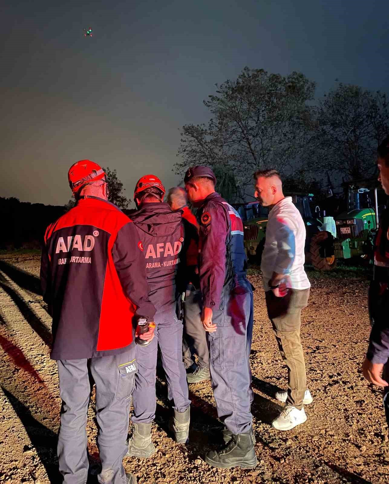 YALOVA'NIN ÇİFTLİKKÖY İLÇESİNDE KAYBOLAN YAŞLI ADAM, AFAD VE JANDARMA EKİPLERİNİN DRON DESTEKLİ...