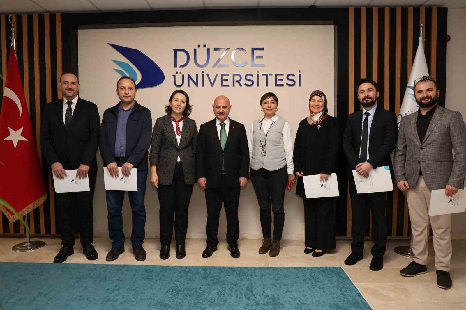 YAPTIKLARI BAŞARILI AKADEMİK ÇALIŞMALARLA DÜZCE ÜNİVERSİTESİ’NE DEĞER KATAN VE AKADEMİK BAŞARI...