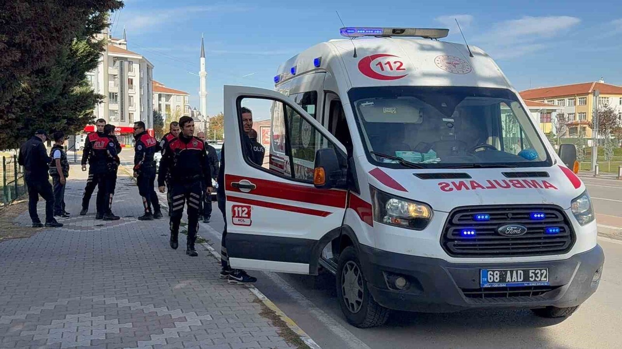 YARALI ÇOCUK, AMBULANSLA AKSARAY EĞİTİM VE ARAŞTIRMA HASTANESİ ACİL SERVİSİNE KALDIRDI