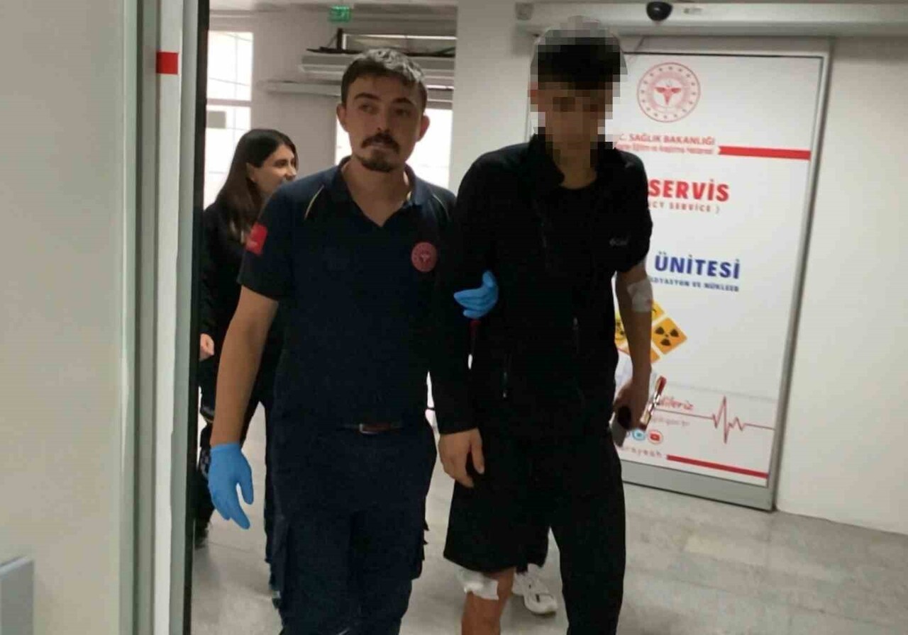 YARALI GENÇ HASTANEDE TEDAVİ ALTINA ALINDI.