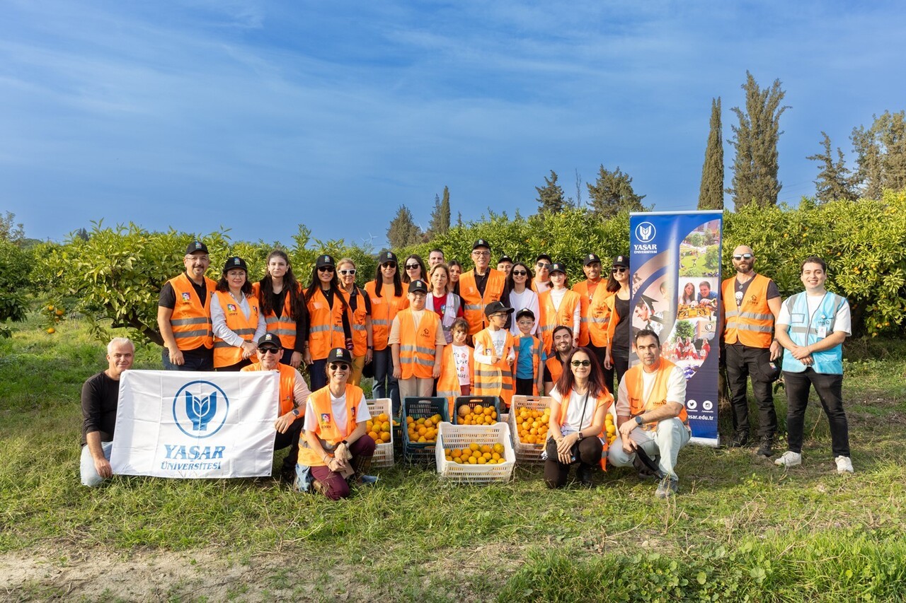 YAŞAR ÜNİVERSİTESİ AKADEMİK VE İDARİ ÇALIŞANLARI, AİLELERİYLE BİRLİKTE LÖSEV’İN SEFERİHİSAR’DAKİ...