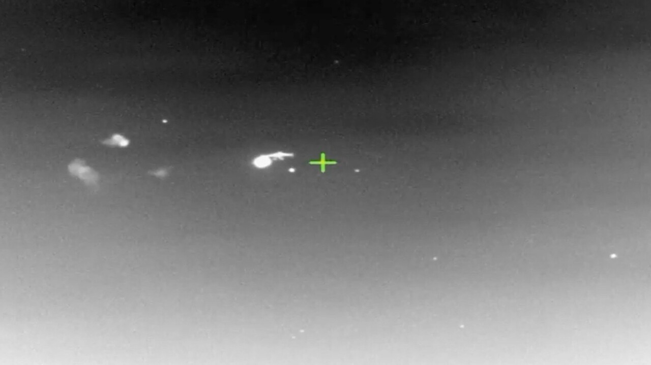 YERLİ VE MİLLİ MKE TOLGA YAKIN HAVA SAVUNMA SİSTEMİ, YABANCI HEYETLER İÇİN SAHNEYE ÇIKTI VE YÜZDE...