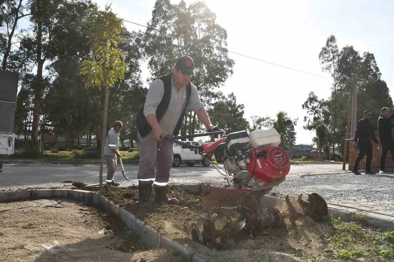 YEŞİL ALAN DÜZENLEMESİ DE YAPILDI