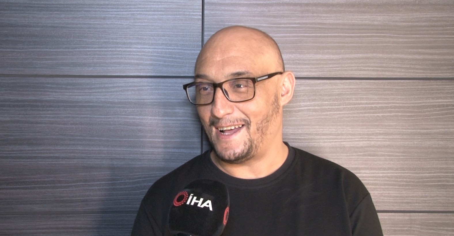 YILLAR SONRA TEKRAR YÜRÜYEBİLMENİN MUTLULUĞUNU YAŞAYAN SAİD MOUSSA, KISA SÜRE İÇİNDE TIR...