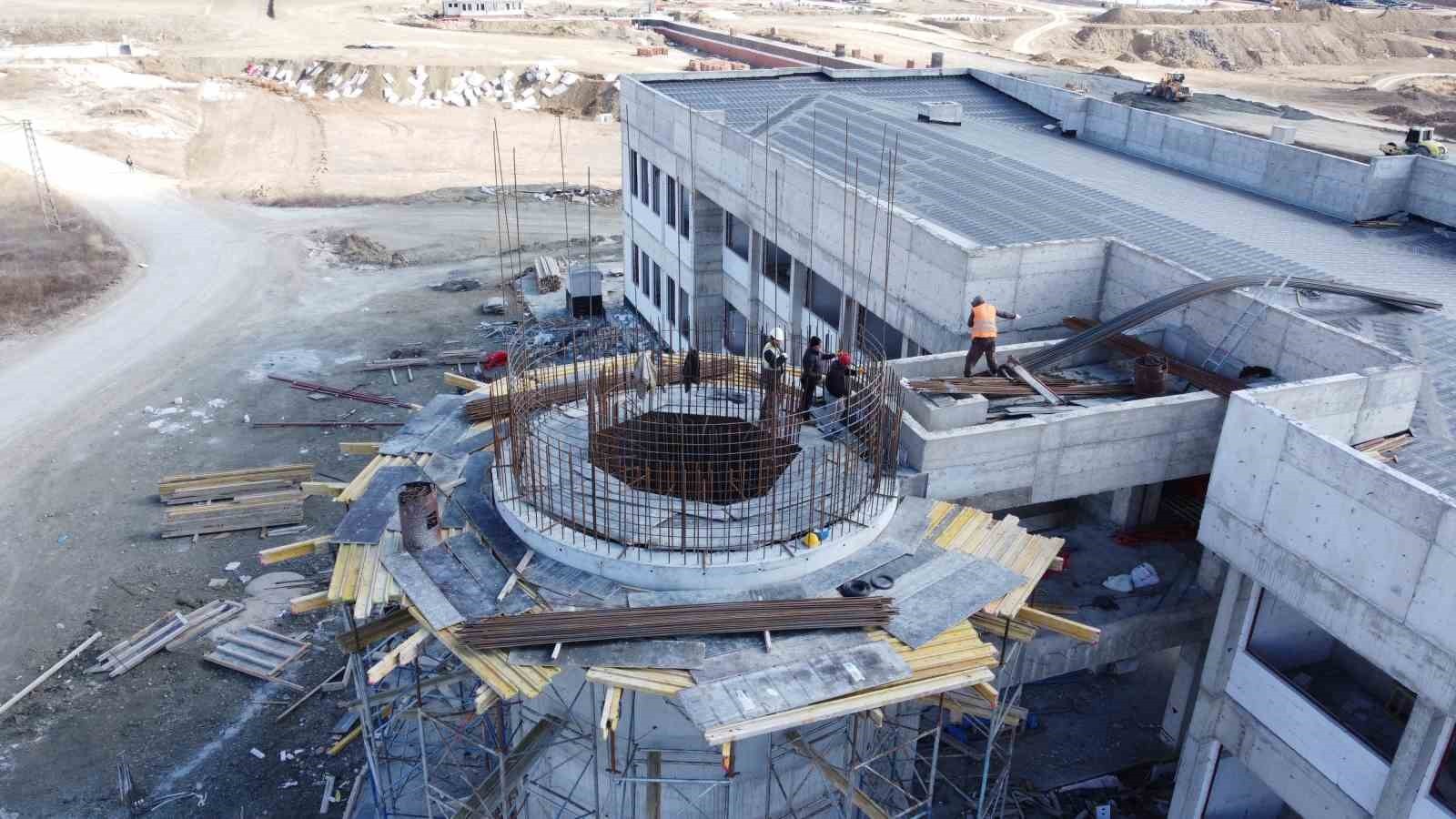 YOZGAT'IN ULAŞIM ALTYAPISINI GÜÇLENDİRECEK OLAN YOZGAT HAVALİMANI İNŞAATINDA ÇALIŞMALAR DEVAM...