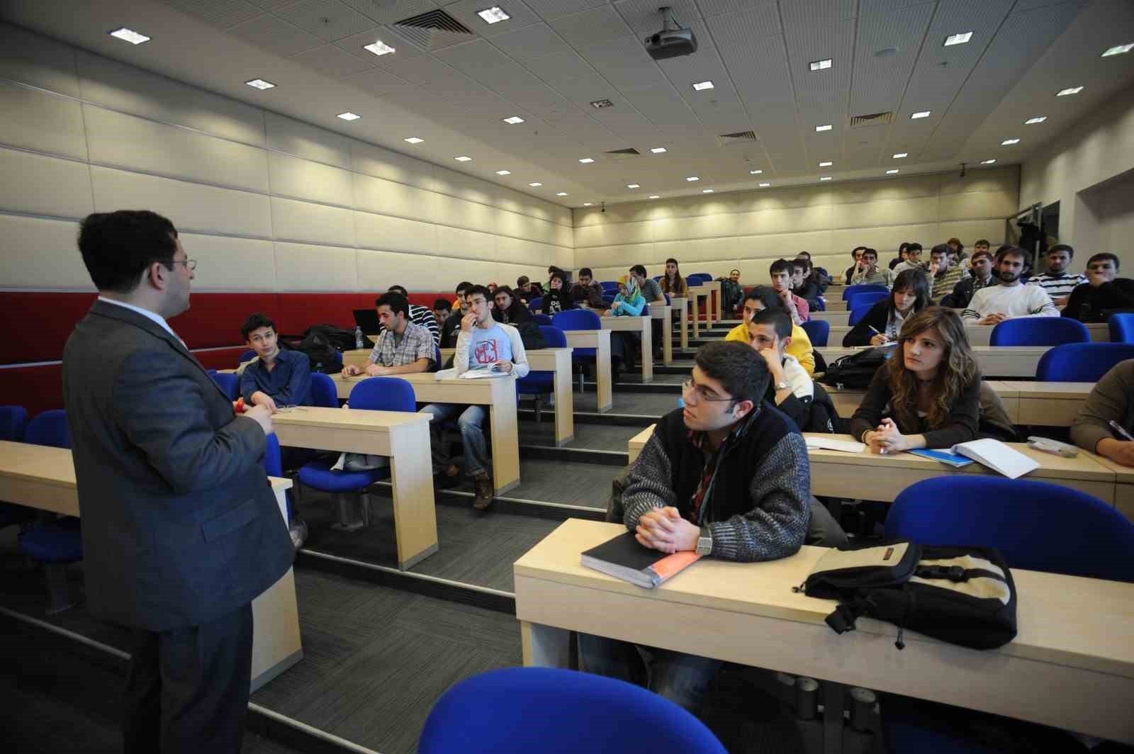 YÜKSEKÖĞRETİM KURULU, GÜNCEL ÖĞRENCİ VE AKADEMİSYEN İSTATİSTİKLERİNİ AÇIKLADI. TÜRKİYE’DE, ÖRGÜN...