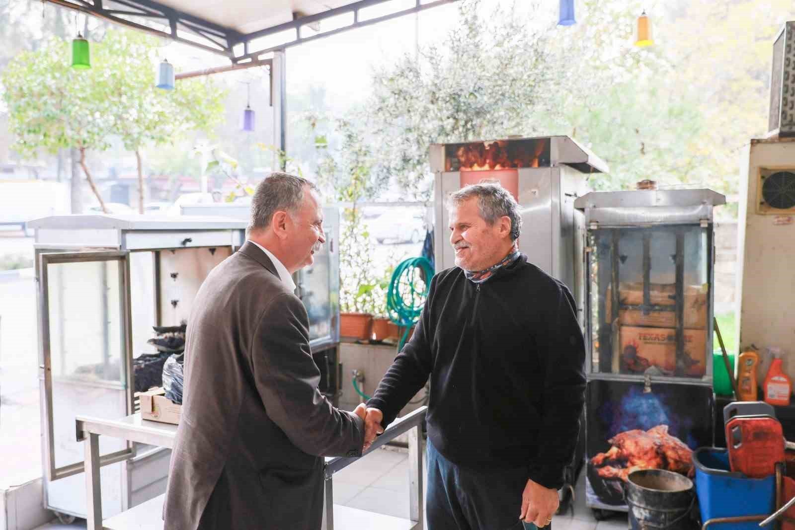 YUNUSEMRE BELEDİYE BAŞKANI SEMİH BALABAN, KENT GENELİNDE SÜRDÜRDÜĞÜ ESNAF ZİYARETLERİ KAPSAMINDA...