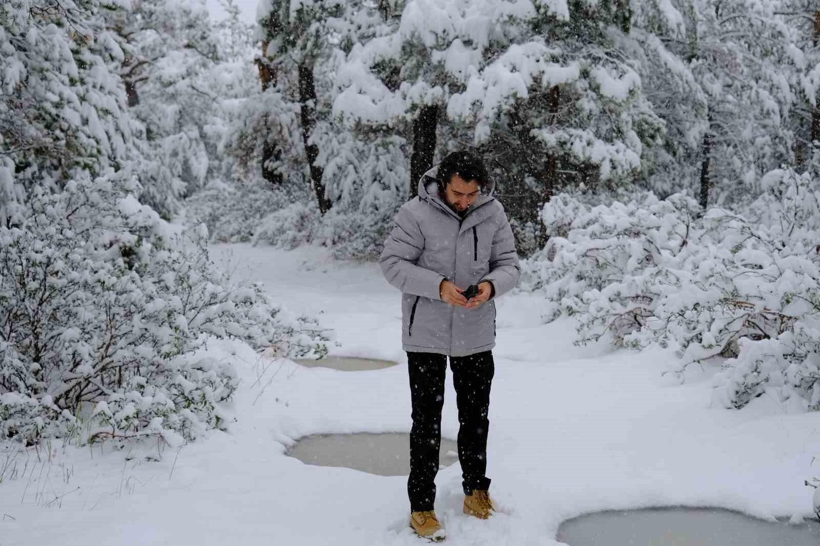 YURDU ETKİSİ ALTINA ALAN SOĞUK HAVA DALGASIYLA BİRLİKTE İÇ ANADOLU BÖLGESİ’NDE KAR YAĞIŞI ETKİLİ...