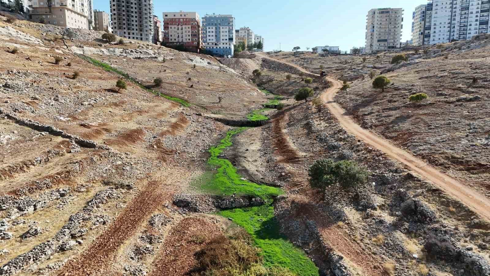 YÜRÜTÜLEN ÇALIŞMALAR KAPSAMINDA 400 MİLİMETRE ÇAPINDA 2 BİN 055 METRE VE 300 MİLİMETRE ÇAPINDA ...