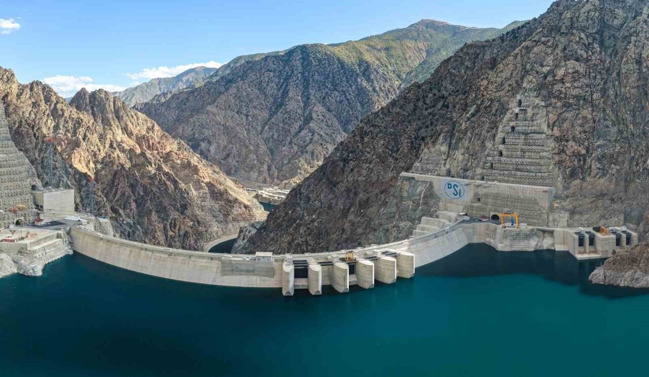 YUSUFELİ BARAJI, HİZMETE GİRDİĞİ 3 YILDA 3,7 MİLYAR KWH ENERJİ ÜRETEREK TÜRKİYE EKONOMİSİNE ÖNEMLİ...