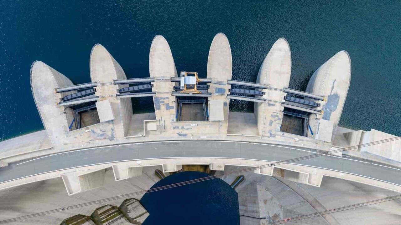 YUSUFELİ BARAJI, HİZMETE GİRDİĞİ 3 YILDA 3,7 MİLYAR KWH ENERJİ ÜRETEREK TÜRKİYE EKONOMİSİNE ÖNEMLİ...