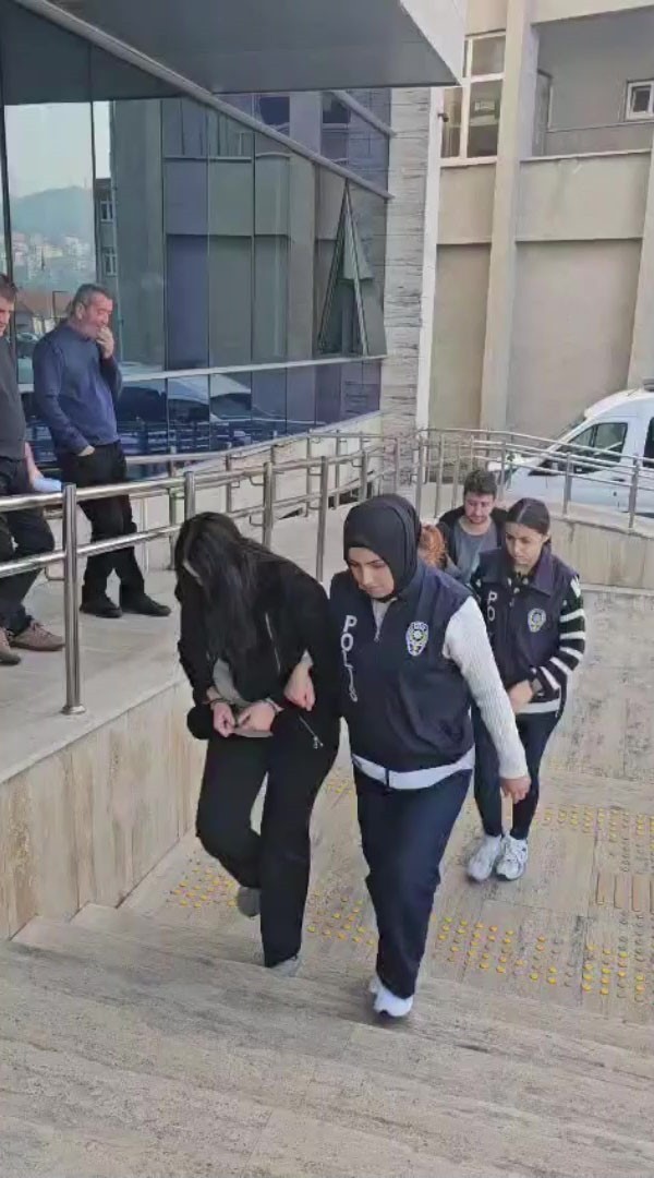 ZANLILARIN ADLİYEYE GETİRİLİŞİ