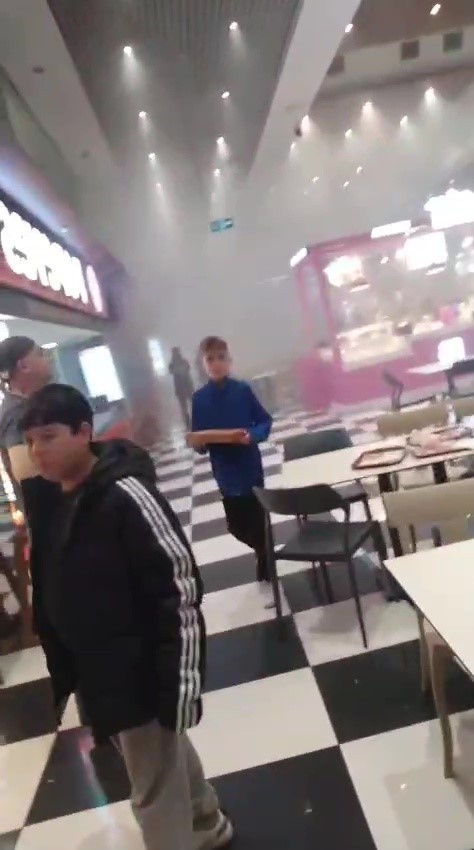 ZONGULDAK'TA FAALİYET GÖSTEREN ESAS 67 BURADA ALIŞVERİŞ MERKEZİ'NİN (AVM) YEMEK KATINDA, AKŞAM...