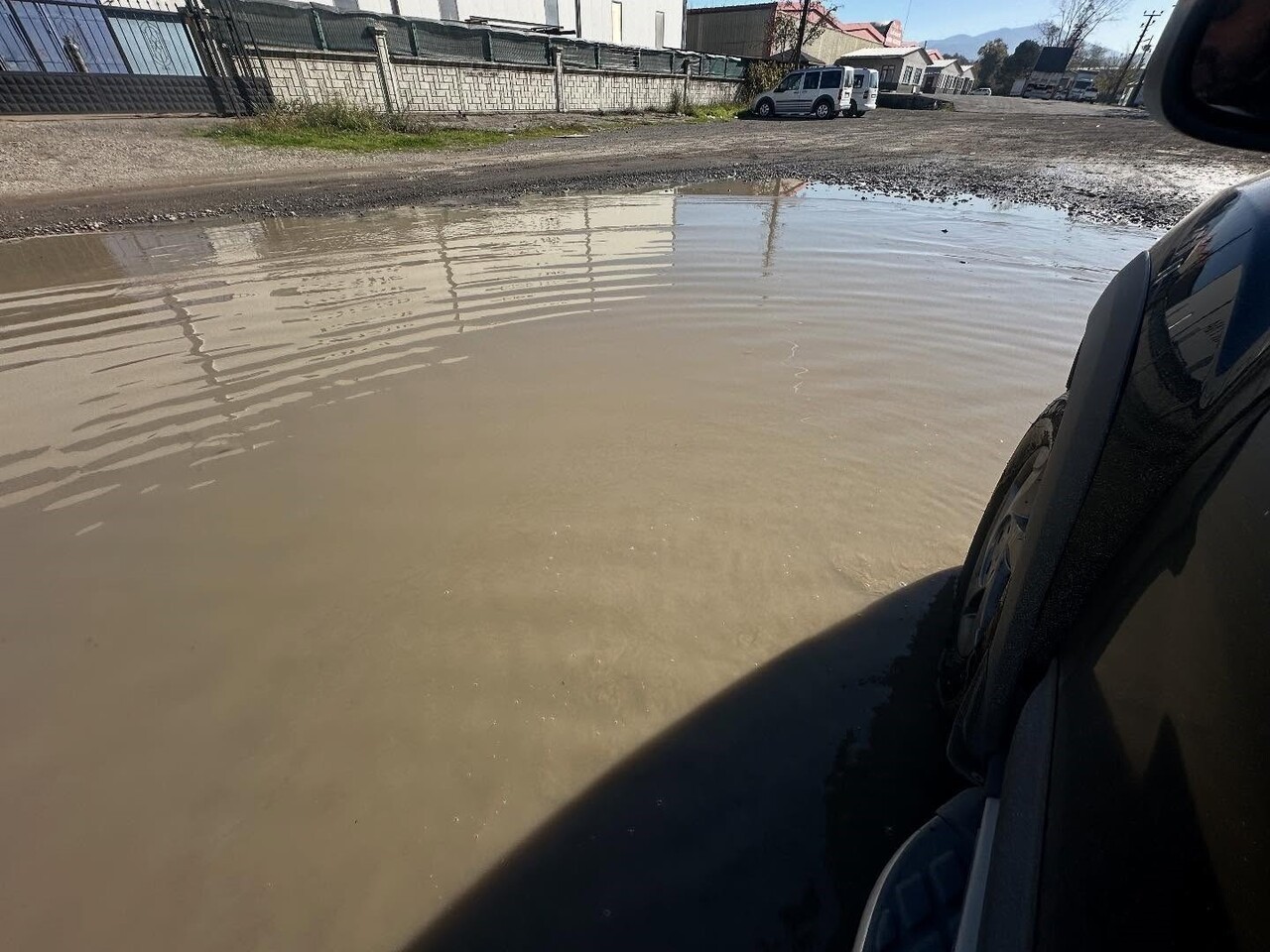 ZONGULDAK (İHA) - ALAPLI’DA KAPALI PAZAR YERİNİN BULUNDUĞU ALANDAKİ YOL, YAĞMUR SONRASI ADETA...