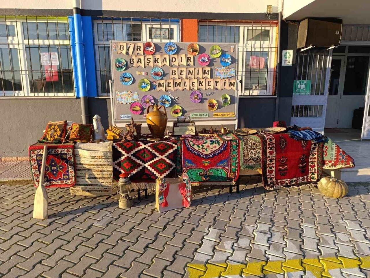 12-18 ARALIK TARİHLERİ ARASINDA KUTLANAN YERLİ MALI HAFTASI, MANİSA'NIN SELENDİ İLÇESİ ATATÜRK...