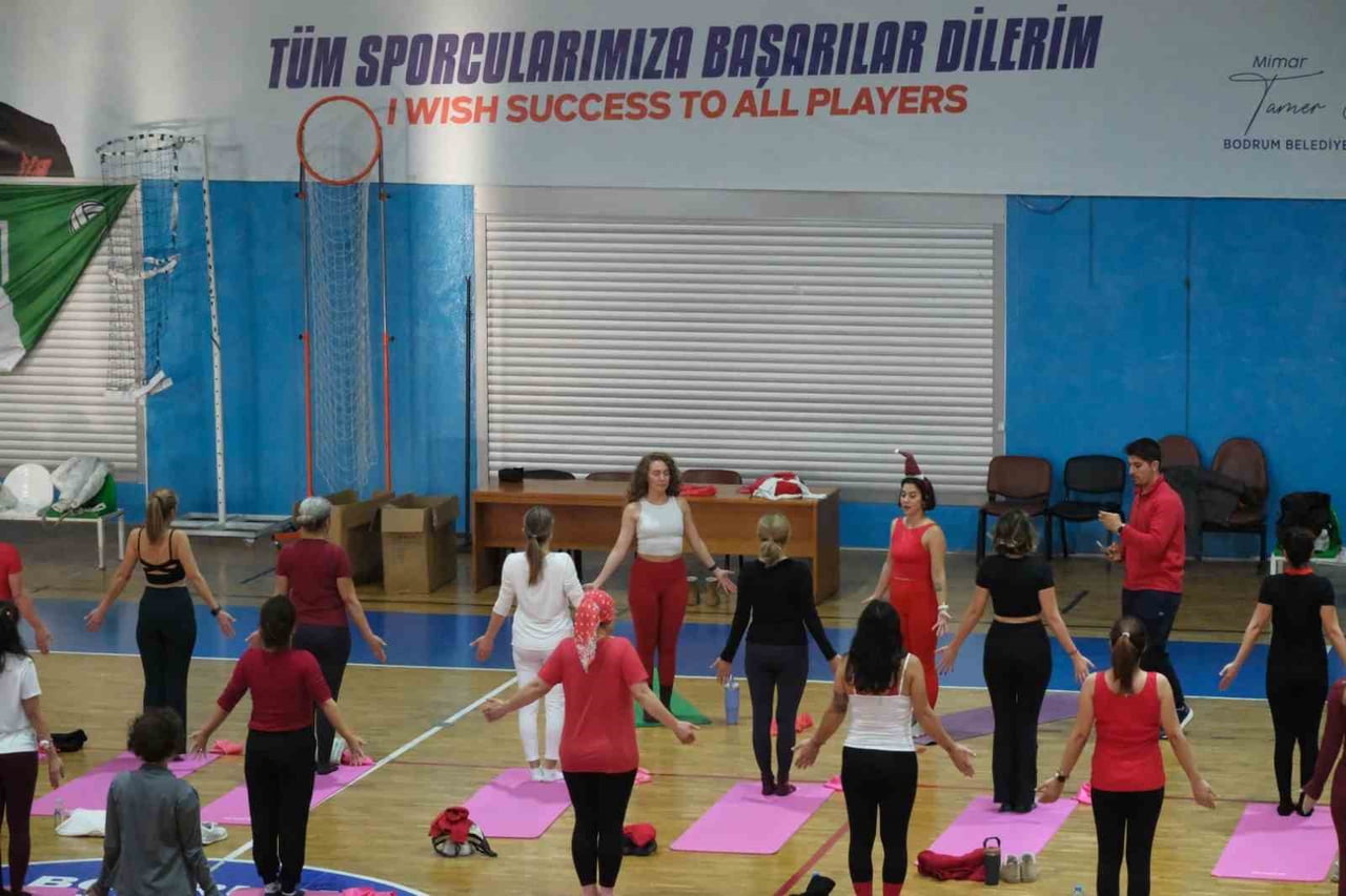 2025, BODRUM’DA PİLATES VE YOGA İLE UĞURLANDI