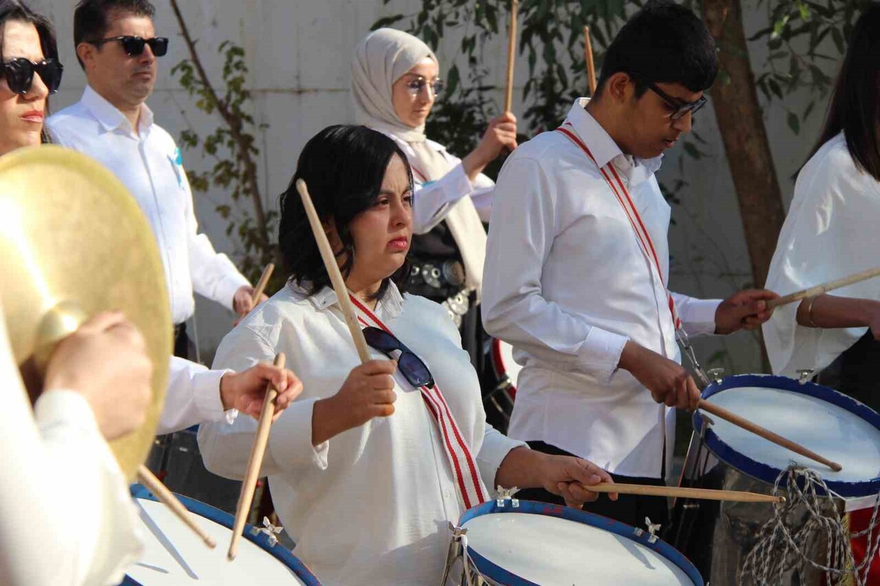 3 ARALIK DÜNYA ENGELLİLER GÜNÜNDE ENGELLİLER HEM EĞLENDİ HEM EĞLENDİRDİ
