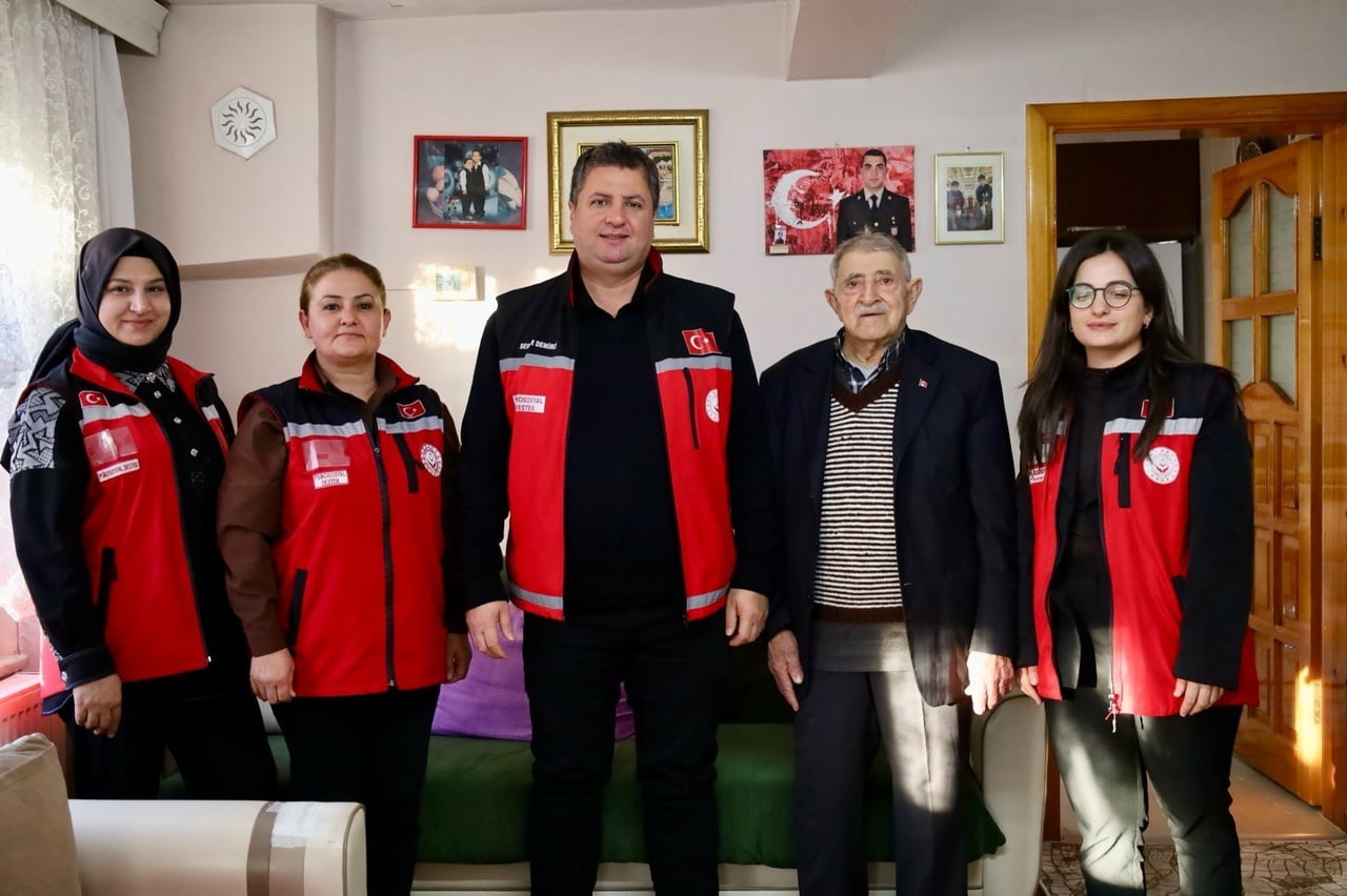 67 YILLIK MUTLULUĞA "KAHVE BAHANE" ZİYARETİ