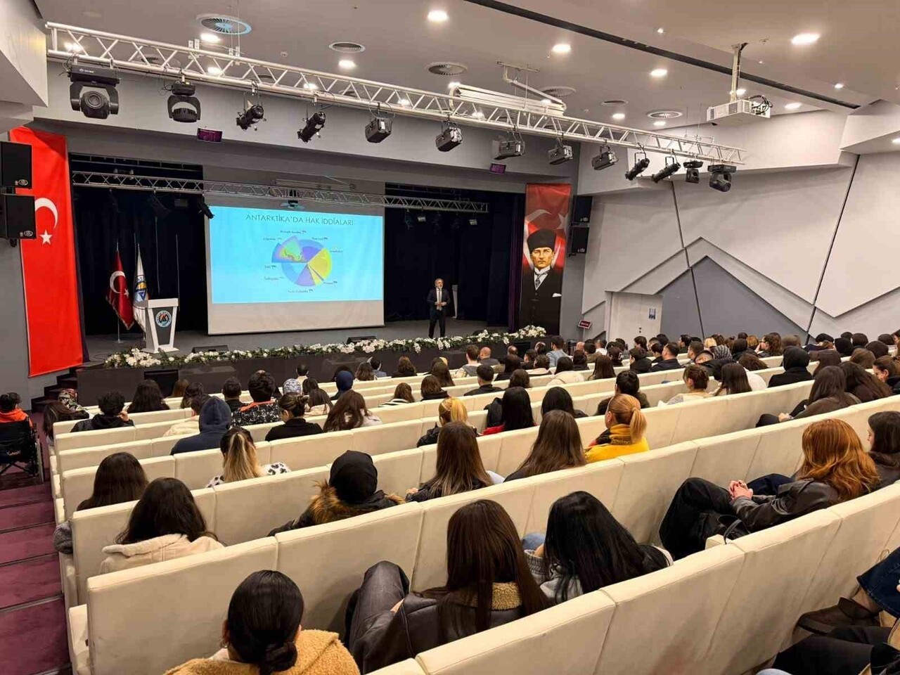 8. ULUSAL ANTARKTİKA BİLİM SEFERİ’NE DE KATILAN  PROF. DR. ERSAN BAŞAR, AVRASYA ÜNİVERSİTESİ’NDE...