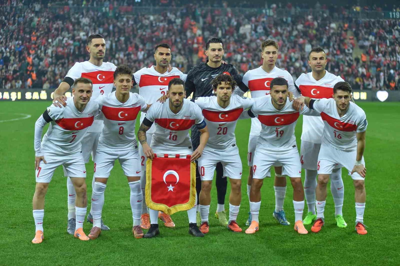 A MİLLİ FUTBOL TAKIMI, ARALIK AYI DÜNYA SIRALAMASINDA 1582 PUANLA 25. SIRADAKİ YERİNİ KORUDU.