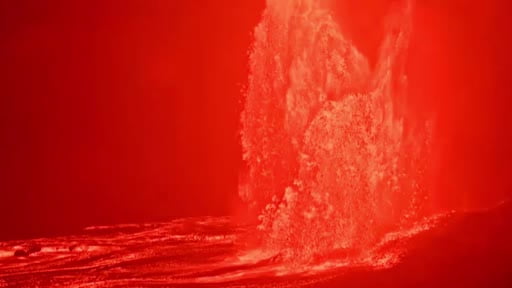 ABD'nin Hawaii Adası'nda patlayan Kilauea Yanardağı'nın püskürttüğü lavlar 425 metre yüksekliğe...