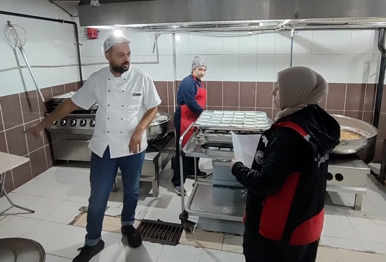 ADANA'NIN KOZAN İLÇESİNDE OKUL KANTİNLERİ DENETLENDİ.