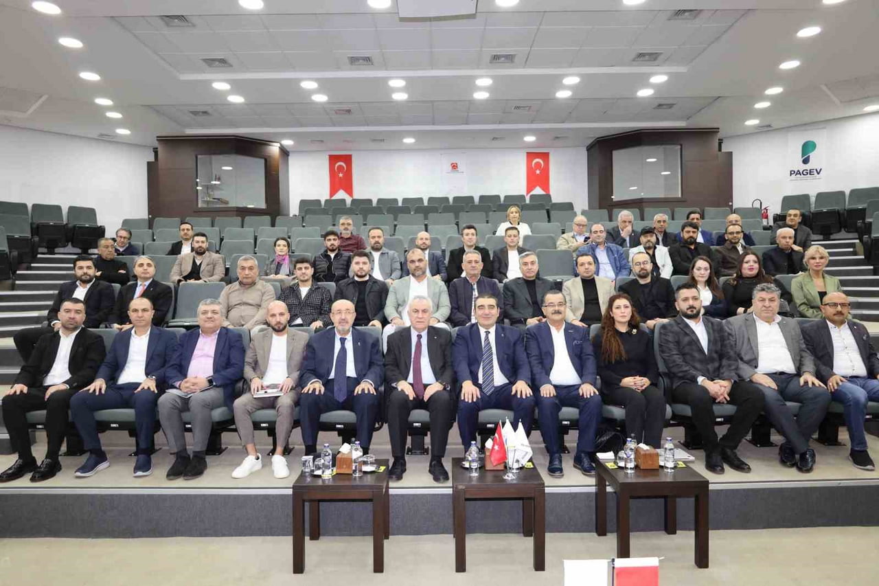 ADANA SANAYİ ODASI BAŞKANI ZEKİ KIVANÇ, "PLASTİK DÜNYASINDA RÜZGAR ARTIK ÇOK SERT ESİYOR....