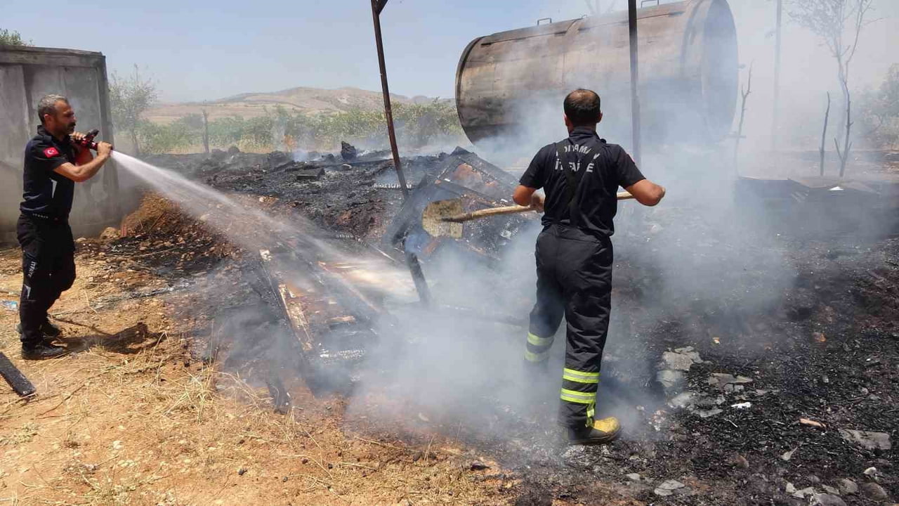 ADIYAMAN BELEDİYESİ İTFAİYE MÜDÜRLÜĞÜ EKİPLERİ, 2025 YILI İÇERİSİNDE 1503 OLAYA MÜDAHALEDE...