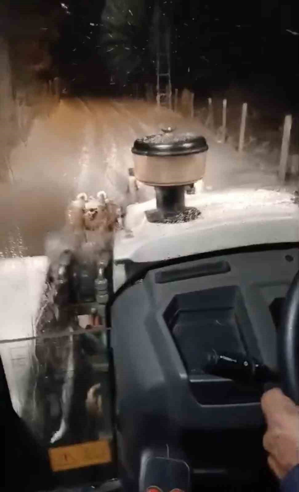 ADIYAMAN’IN GÖLBAŞI İLÇESİNDE KARDAN DOLAYI MAHSUR KALAN 50 KİŞİ KURTARILDI.