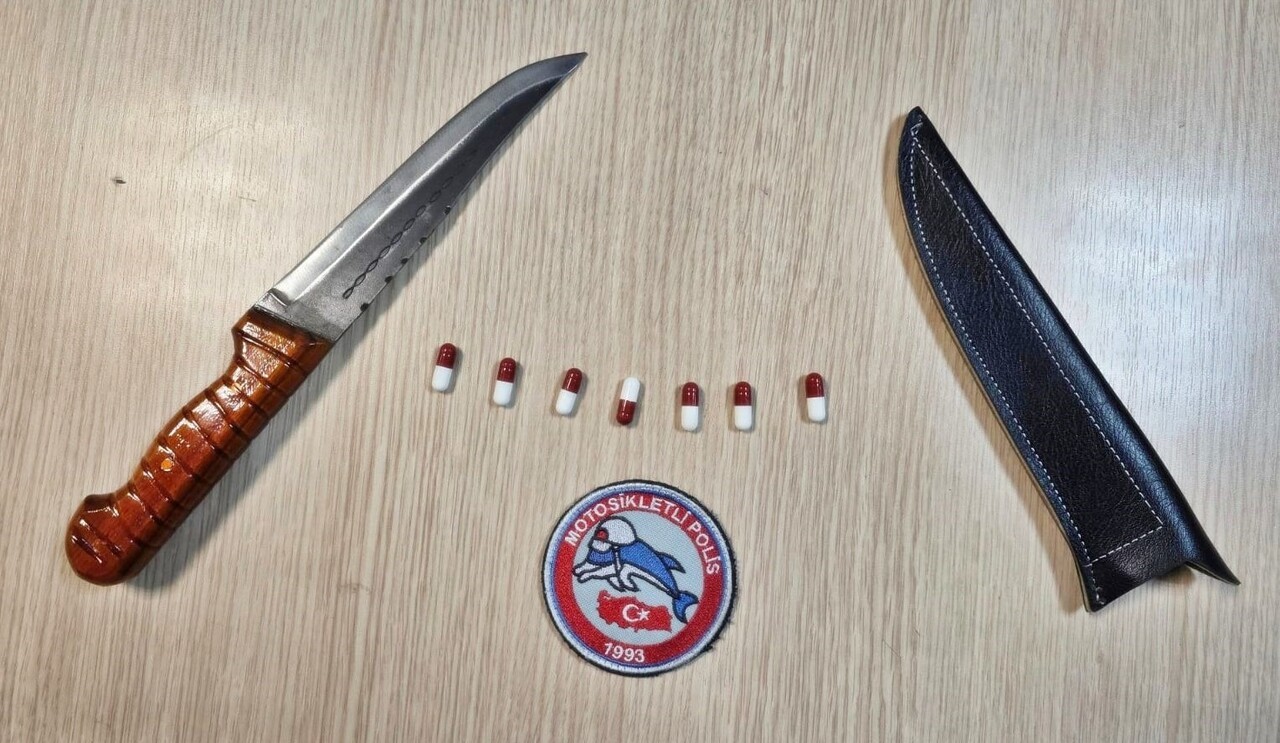 AFYONKARAHİSAR'DA SON BİR HAFTA İÇERİSİNDE GERÇEKLEŞTİRİLEN POLİS DENETİMLERİNDE 9 BİN 217 ŞAHSIN...