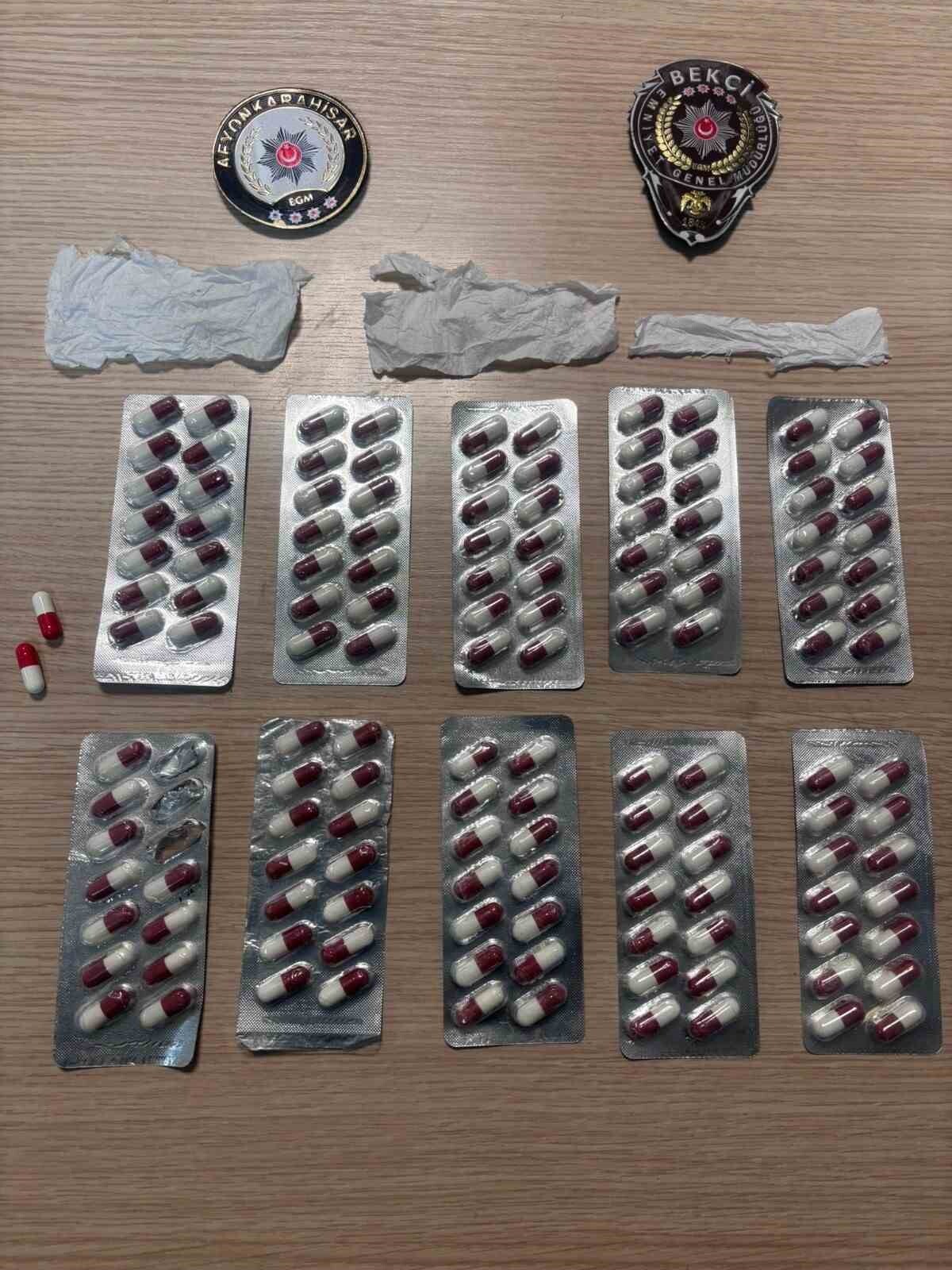 AFYONKARAHİSAR’DA POLİS TARAFINDAN YAPILAN DENETİMLERDE ÇEŞİTLİ SUÇLARDAN ARANAN 16 KİŞİ...