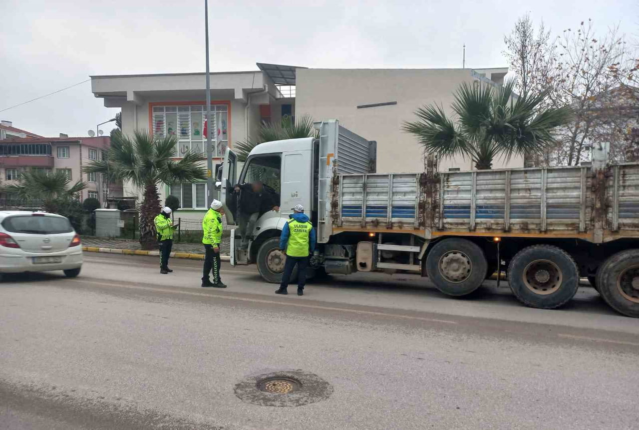 AĞIR TONAJLI ARAÇ DENETİMLERİ SÜRÜYOR