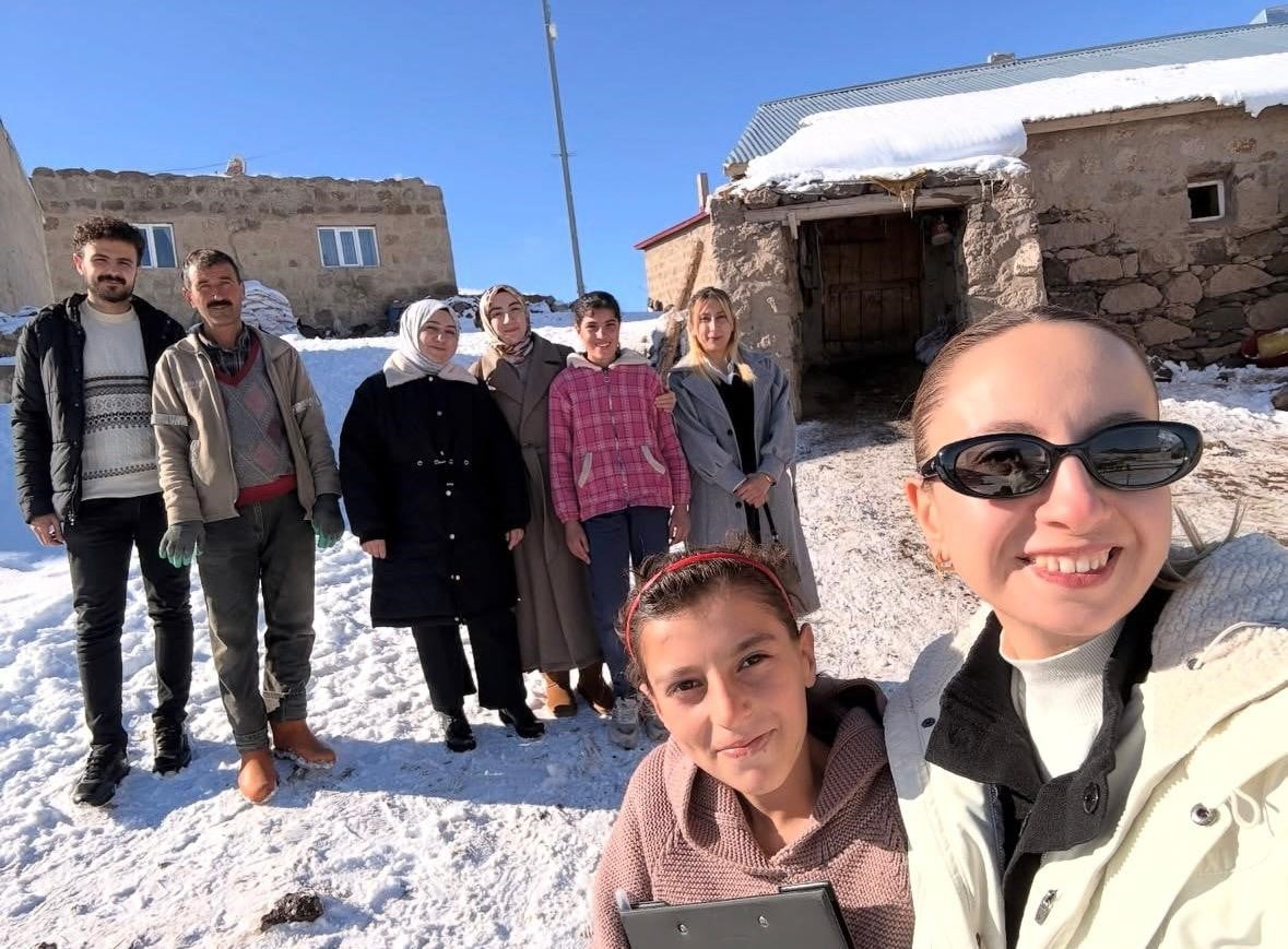 AĞRI'NIN DİYADİN İLÇESİNE BAĞLI MUTLU ORTAOKULU ÖĞRETMENLERİ TARAFINDAN ÖĞRENCİ VELİ İŞ BİRLİĞİNİ...