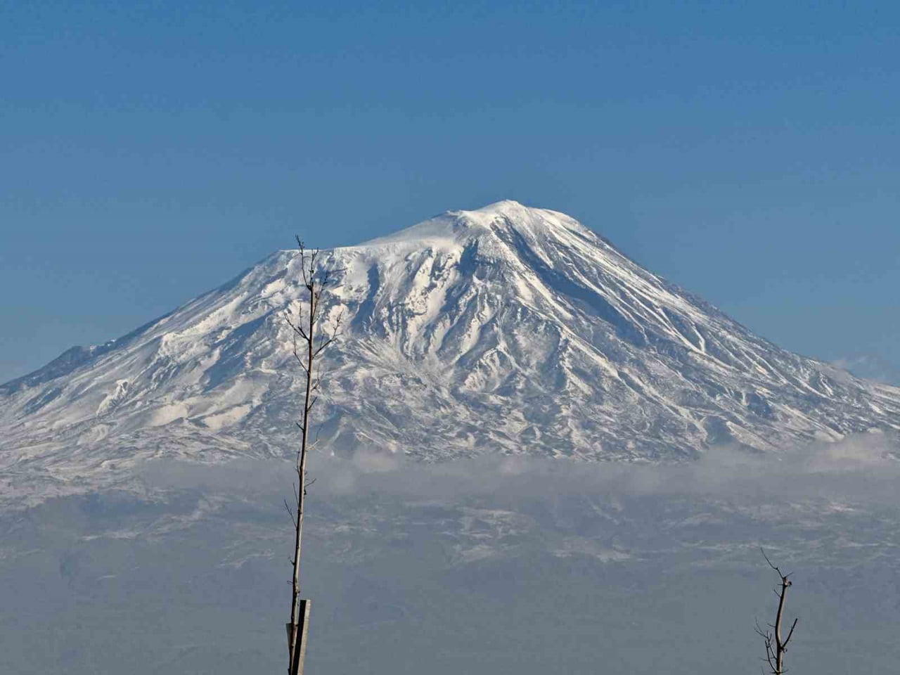 AĞRI DAĞI İHTİŞAMIYLA GÖZ KAMAŞTIRIYOR