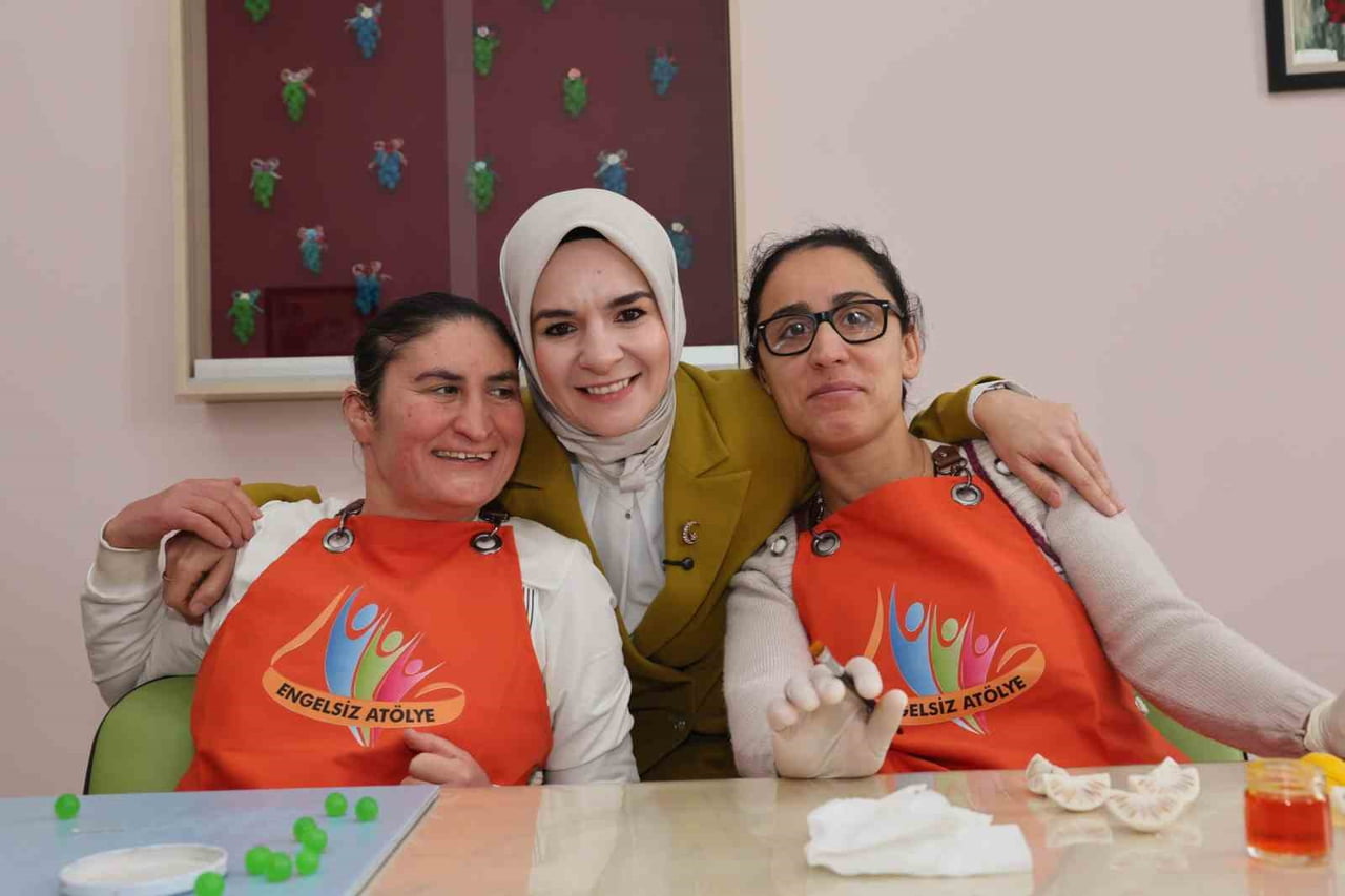 AİLE VE SOSYAL HİZMETLER BAKANI MAHİNUR ÖZDEMİR GÖKTAŞ,  KAMUDA ENGELLİ İSTİHDAMINI TAM 15 KAT...