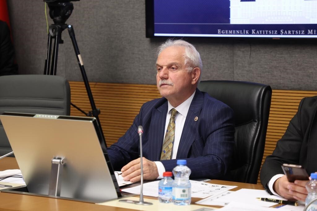 AİLE VE SOSYAL HİZMETLER BAKANI MAHİNUR ÖZDEMİR GÖKTAŞ, "SOSYAL AĞ SAĞLAYICILARINA 15 YAŞINDAN...